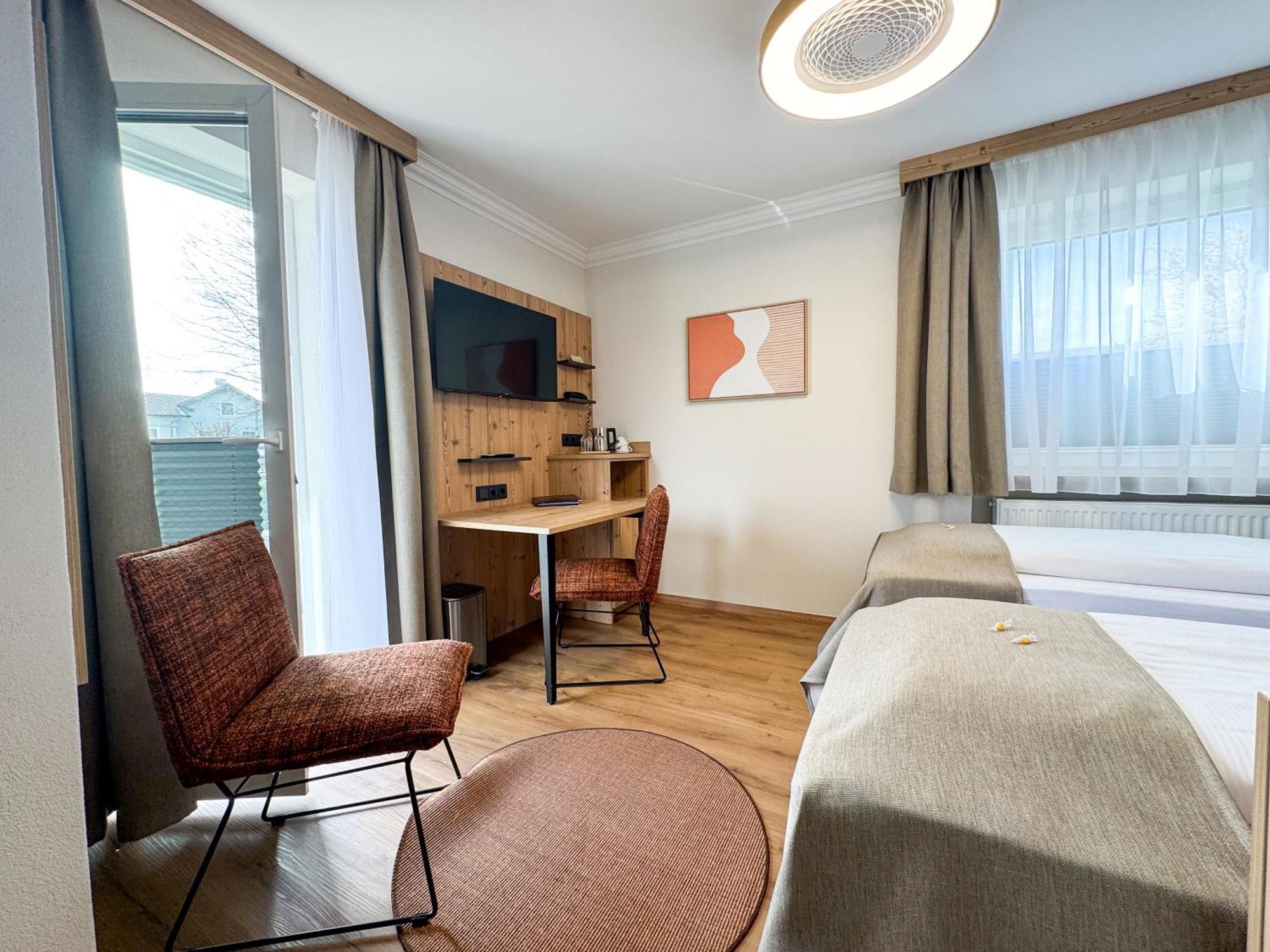Hotel Schlossblick Chiemsee พรีนอัมคิมซี ภายนอก รูปภาพ