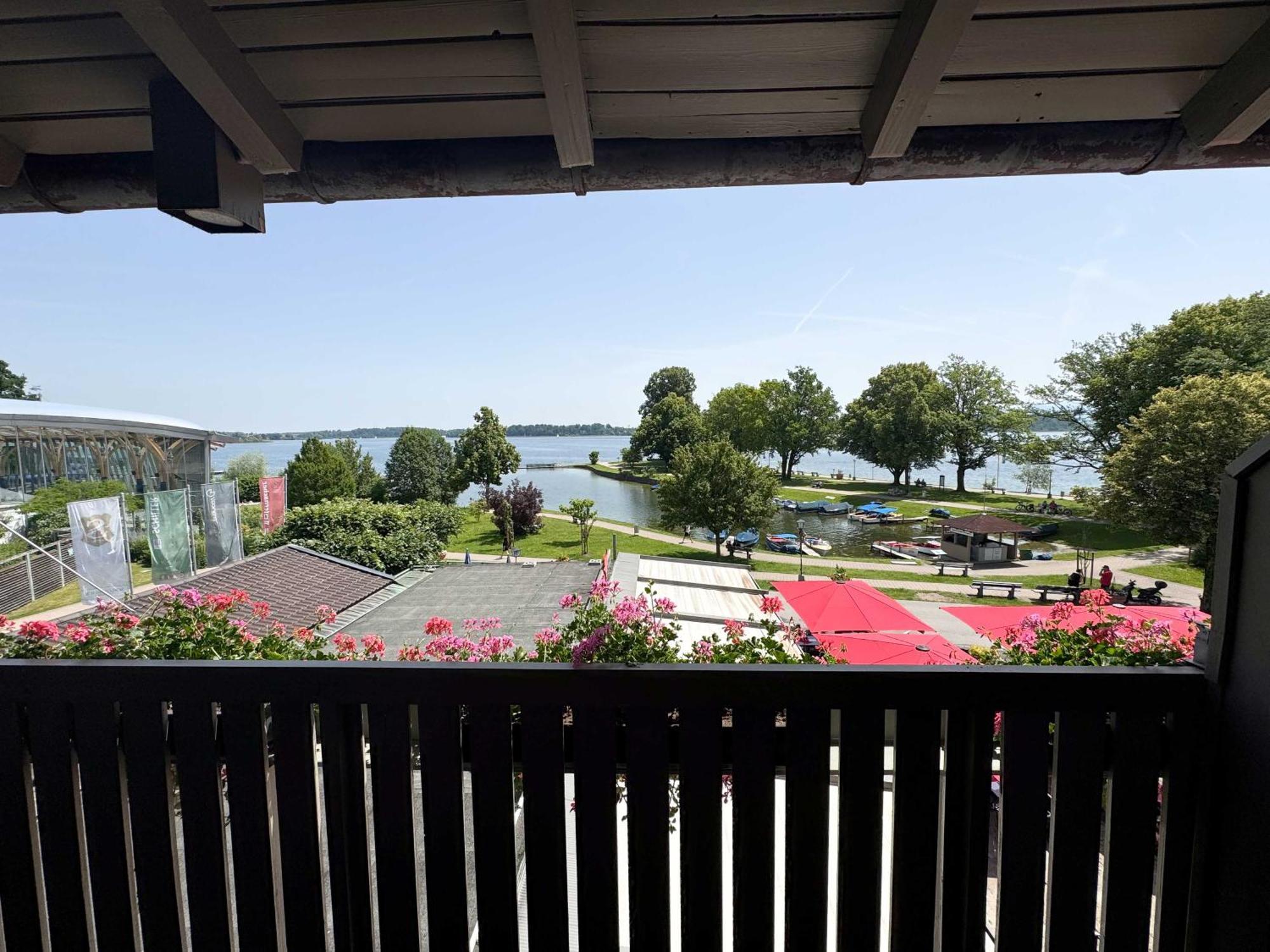 Hotel Schlossblick Chiemsee พรีนอัมคิมซี ภายนอก รูปภาพ