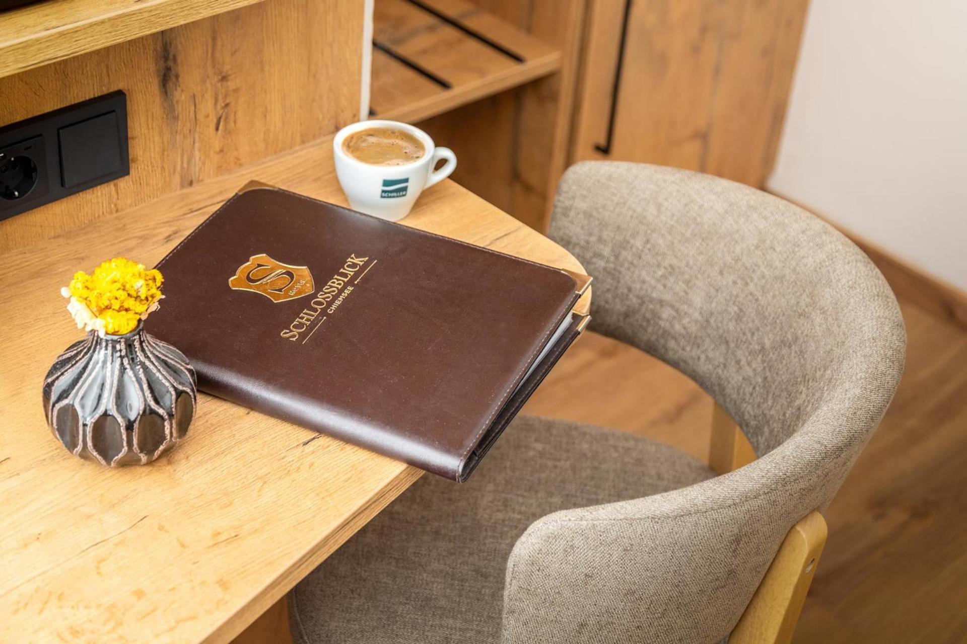 Hotel Schlossblick Chiemsee พรีนอัมคิมซี ภายนอก รูปภาพ