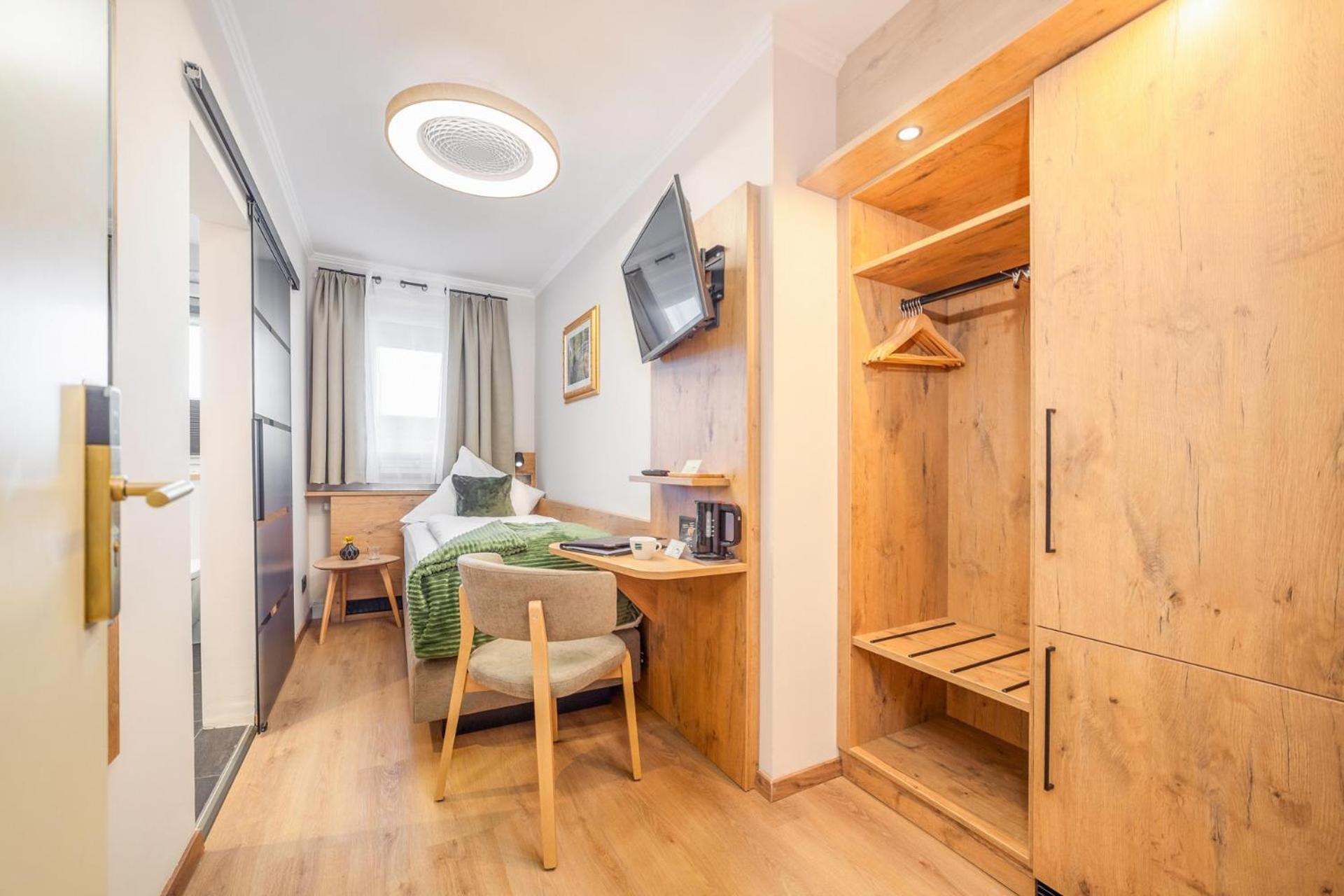 Hotel Schlossblick Chiemsee พรีนอัมคิมซี ภายนอก รูปภาพ